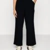 Vero Moda Curve Vmsadiasui Wide Solid Pant- Broek - Black -Vero Moda Winkel 033c42aab2024ed2934bdc2e6f8b393b