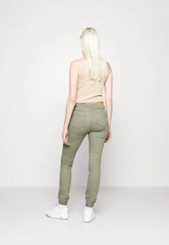 Vero Moda Tall Vmivy Ankle Pants - Cargobroek - Ivy Green -Vero Moda Winkel 05cc2eb0092046ed94a4cfe754643f25