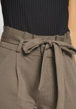 Vero Moda HrPaperbag Ga Noos - Broek - Bungee Cord 11 Vero Moda HrPaperbag Ga Noos - Broek - Bungee Cord -Vero Moda Winkel 05fc9967565a48dfa780328aacfc8357