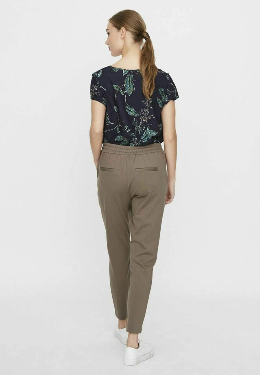 Vero Moda Vmeva MrString Ga Noos - Trainingsbroek - Bungee Cord 4 Vero Moda Vmeva MrString Ga Noos - Trainingsbroek - Bungee Cord - Afbeelding 2