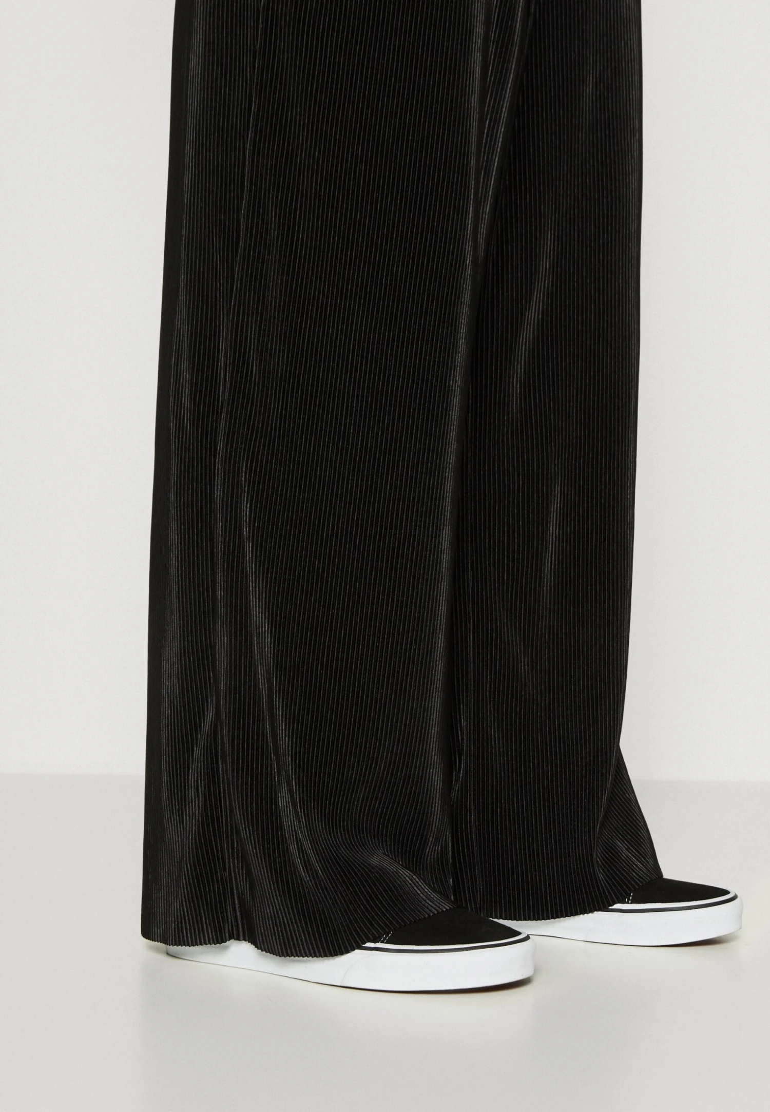 Vero Moda Vmavi Plisse Pant- Broek - Black 8 Vero Moda Vmavi Plisse Pant- Broek - Black - Afbeelding 6