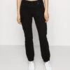 Vero Moda Petite Vmivy Mr Ankle Pants - Cargobroek - Black Denim -Vero Moda Winkel 0fc170e6241e4d749eb767141217b732