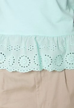 Vero Moda Tall Vmemily Peplum V Neck - T-Shirt Print - Limpet Shell 11 Vero Moda Tall Vmemily Peplum V Neck - T-Shirt Print - Limpet Shell -Vero Moda Winkel 0fc54f57ab7a4c6280d8aff300a180e3