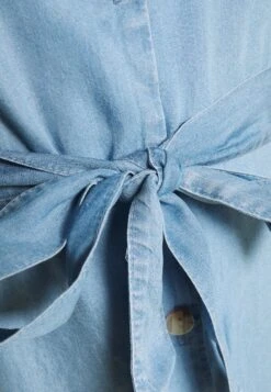 Vero Moda Vmviviana Short Dress - Spijkerjurk - Light Blue Denim -Vero Moda Winkel 111b4e590abe40658bb58a31b54c8520