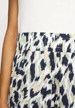 Vmmmenny Hw Wide - Broek - Navy Blazer/Mette -Vero Moda Winkel 135ad6517ed544f1ba3497596da2488b