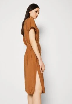 Vero Moda Vmqueeny Calf Shirt Dress- Blousejurk - Toffee 11 Vero Moda Vmqueeny Calf Shirt Dress- Blousejurk - Toffee -Vero Moda Winkel 1bd27bf7c2414a86b8abf051ce7aa795