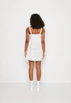 Vero Moda Vmmilan Short Dress - Blousejurk - Snow White -Vero Moda Winkel 1bdff7e1833a4275bd2dca3dcdbf4aec