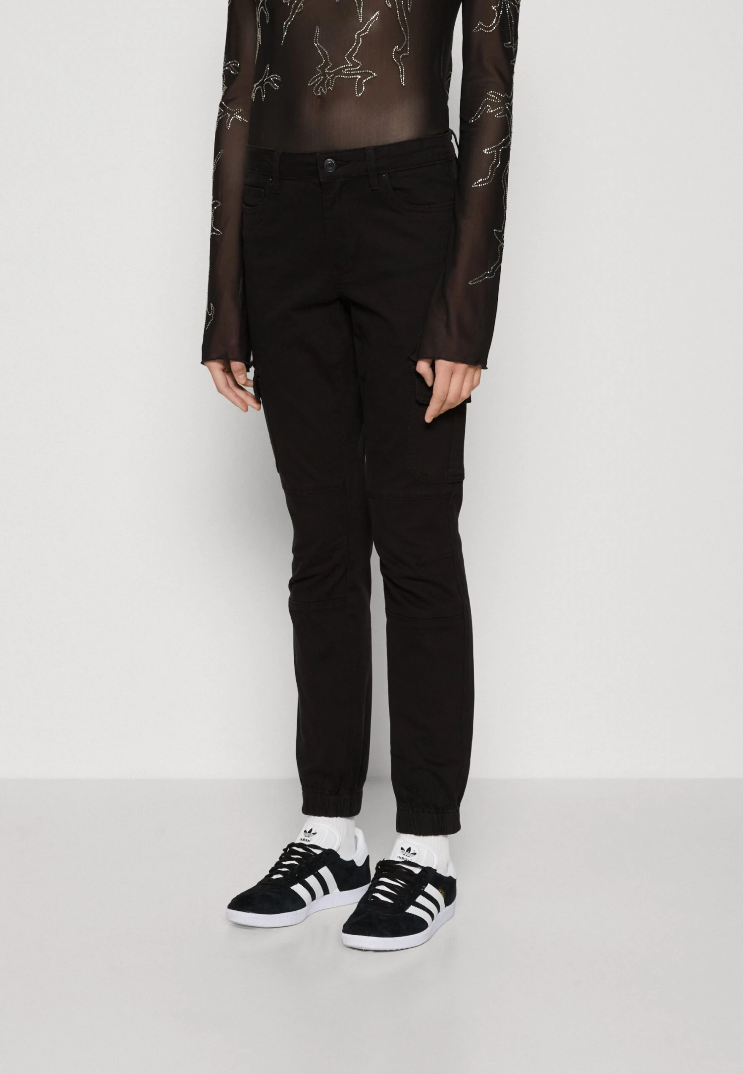 Vero Moda Vmivy Ankle - Cargobroek - Black 3 Vero Moda Vmivy Ankle - Cargobroek - Black