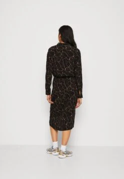 Vero Moda Vmanna Calf Shirt Dress - Blousejurk - Black/Esta -Vero Moda Winkel 20e124030a6144c890eb35cbe03e18dc