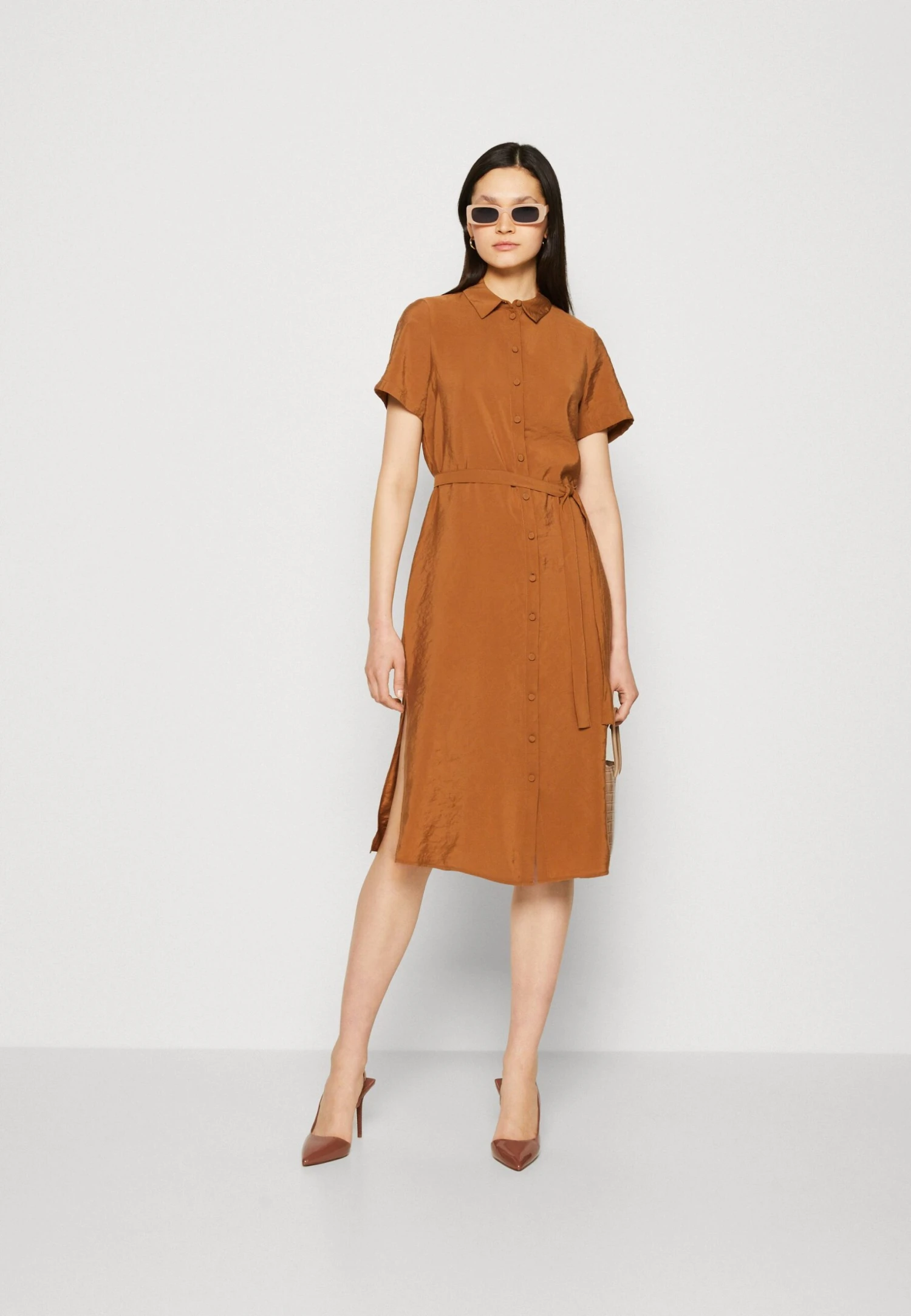 Vero Moda Vmqueeny Calf Shirt Dress- Blousejurk - Toffee 4 Vero Moda Vmqueeny Calf Shirt Dress- Blousejurk - Toffee - Afbeelding 2