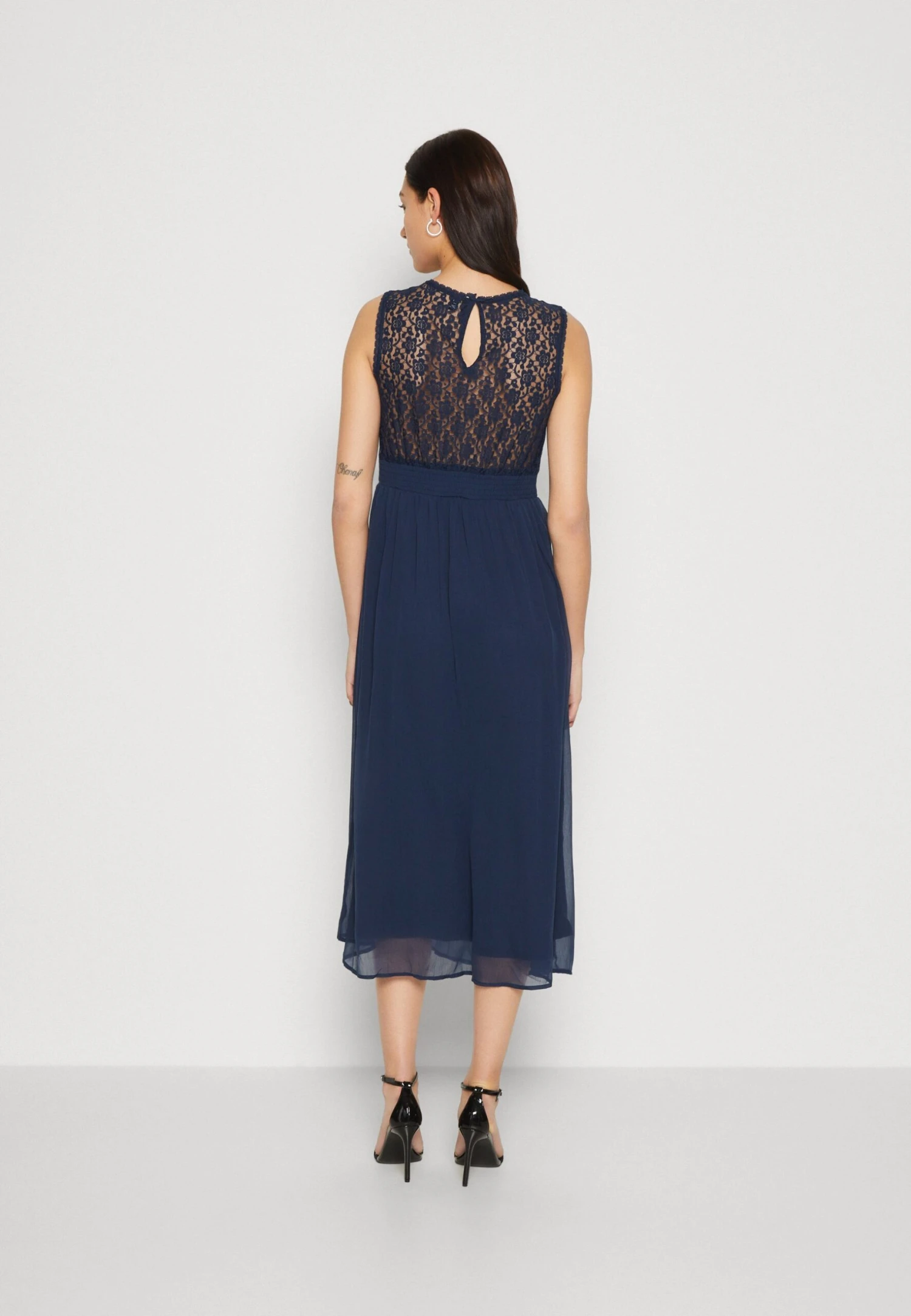 Vero Moda Vmmia Back Dress - Cocktailjurk - Navy 5 Vero Moda Vmmia Back Dress - Cocktailjurk - Navy - Afbeelding 3