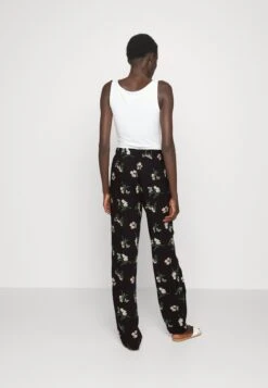 Vero Moda Tall Vmeasy Wide Pants- Broek - Black -Vero Moda Winkel 2bac126f8792431b9fa414bfd53300aa