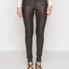 Vero Moda Vmsophia Coated Jeans - Broek - Coffee Bean 1 Vero Moda Vmsophia Coated Jeans - Broek - Coffee Bean -Vero Moda Winkel 2d2e8983320f42cf9666b428775c4ced