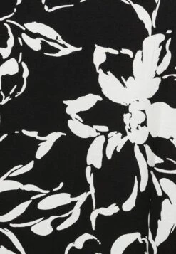 Vero Moda Petite Vmritaava Top - T-Shirt Print - Black/Polliana -Vero Moda Winkel 2ed3ac787ac049649668539398b9f66a