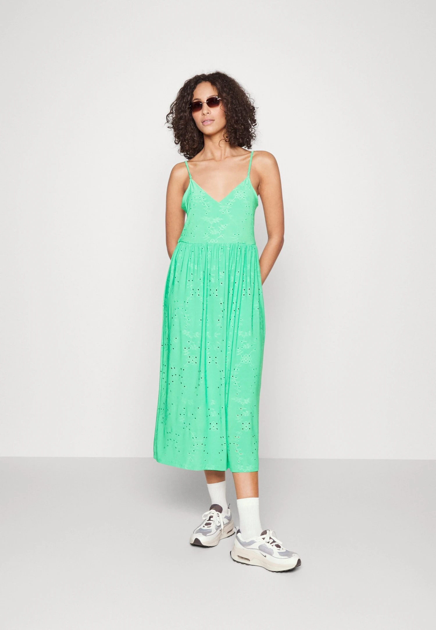 Vero Moda Tall Vmcamil Singlet Calf Dress - Jerseyjurk - Bright Green 4 Vero Moda Tall Vmcamil Singlet Calf Dress - Jerseyjurk - Bright Green - Afbeelding 2