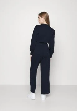 Vero Moda Petite Vmlianna - Broek - Navy Blazer 17 Vero Moda Petite Vmlianna - Broek - Navy Blazer -Vero Moda Winkel 3197f599d2344e95ab322ea633a26104