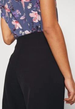 Vero Moda Petite Vmhalmia Wide Solid Pant- Broek - Black 13 Vero Moda Petite Vmhalmia Wide Solid Pant- Broek - Black -Vero Moda Winkel 33f67d8100df4b4fbe5df30d00d32b30