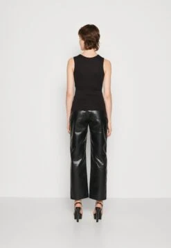 Vero Moda Vmrosa V Neck - Top - Black -Vero Moda Winkel 341c3bfc092643f38f2e9b8647a751a7