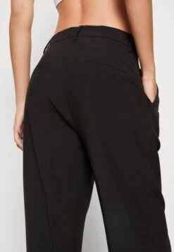 Vero Moda Vmtroian Wide Dad Pant - Broek - Black -Vero Moda Winkel 343489839c644f48a92b50b04b79402f