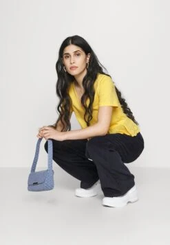 Vero Moda Petite Vmemily Peplum Top- T-Shirt Print - Golden Cream -Vero Moda Winkel 3fdde9d74f67458f8891cf4f7d338374