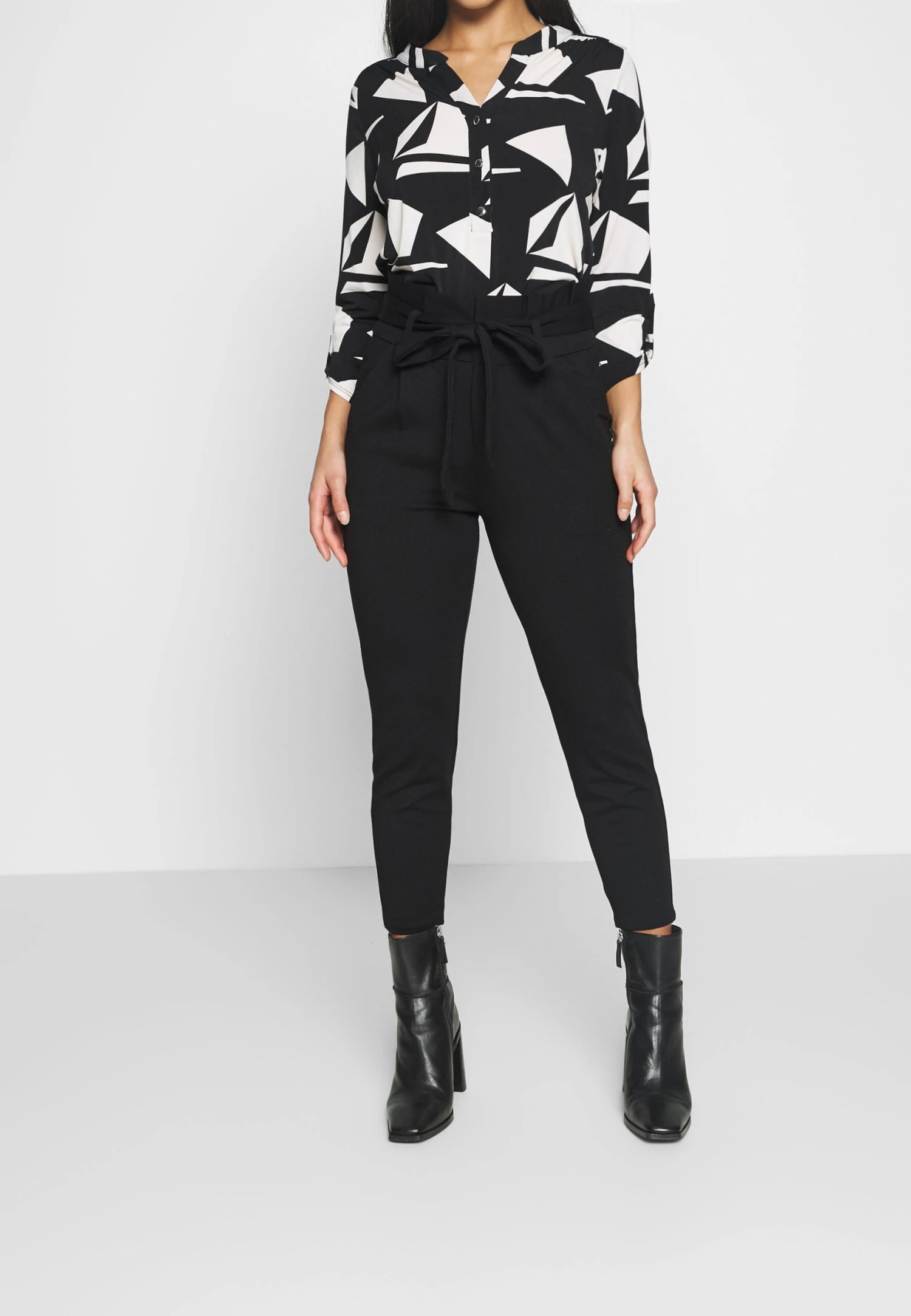 Vero Moda Petite Vmeva Paperbag - Broek - Black 3 Vero Moda Petite Vmeva Paperbag - Broek - Black