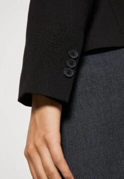 Vero Moda Vmmira Fitted - Blazer - Black -Vero Moda Winkel 4453fa13e68f4781b88b9fa84e2a2587