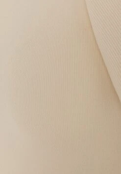 Vero Moda Vmginny V Neck - T-Shirt Basic - Eggnog 12 Vero Moda Vmginny V Neck - T-Shirt Basic - Eggnog -Vero Moda Winkel 44597b8d5bbf4a00ba3e95bd3257a205