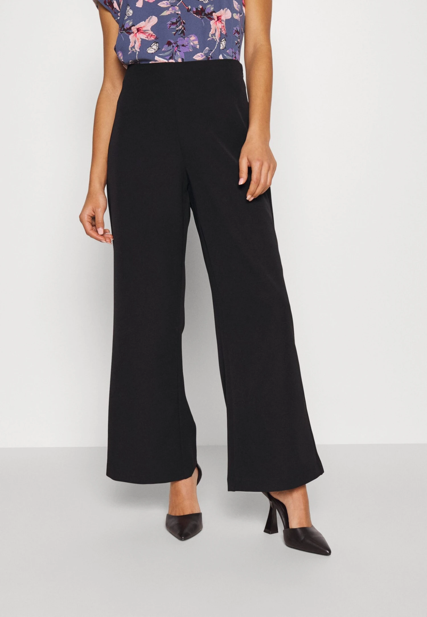 Vero Moda Petite Vmhalmia Wide Solid Pant- Broek - Black 3 Vero Moda Petite Vmhalmia Wide Solid Pant- Broek - Black