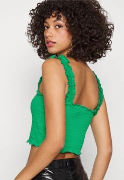 Vero Moda Vmmedosiabel Crop - Top - Bright Green 11 Vero Moda Vmmedosiabel Crop - Top - Bright Green -Vero Moda Winkel 46394a8fff714640bf2d16e8ee8f3d29