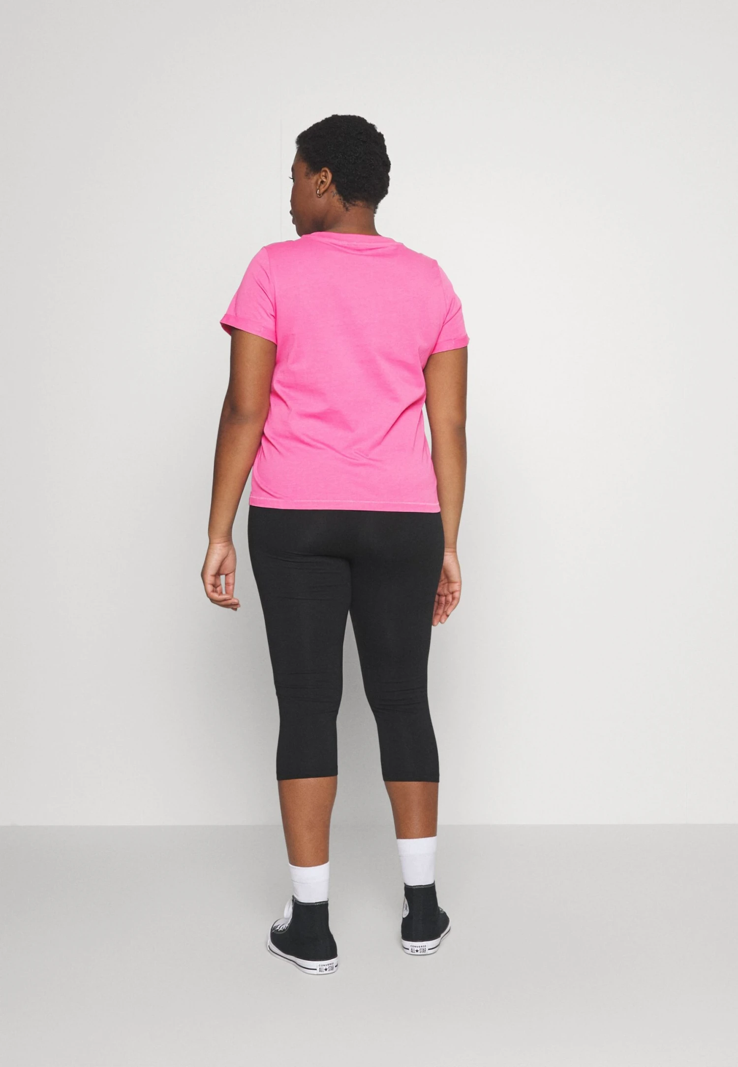 Vero Moda Curve Vmpaula - T-Shirt Basic - Shocking Pink 5 Vero Moda Curve Vmpaula - T-Shirt Basic - Shocking Pink - Afbeelding 3
