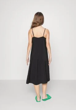 Vero Moda Petite Vmqueeny Calf Singlet Dress- Jurk - Black -Vero Moda Winkel 49e70be735d34e139006d30418de501a