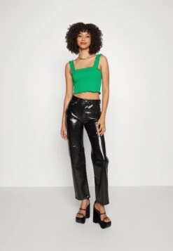 Vero Moda Vmmedosiabel Crop - Top - Bright Green 9 Vero Moda Vmmedosiabel Crop - Top - Bright Green -Vero Moda Winkel 512d3dcf4faa491a923f6719df828c10