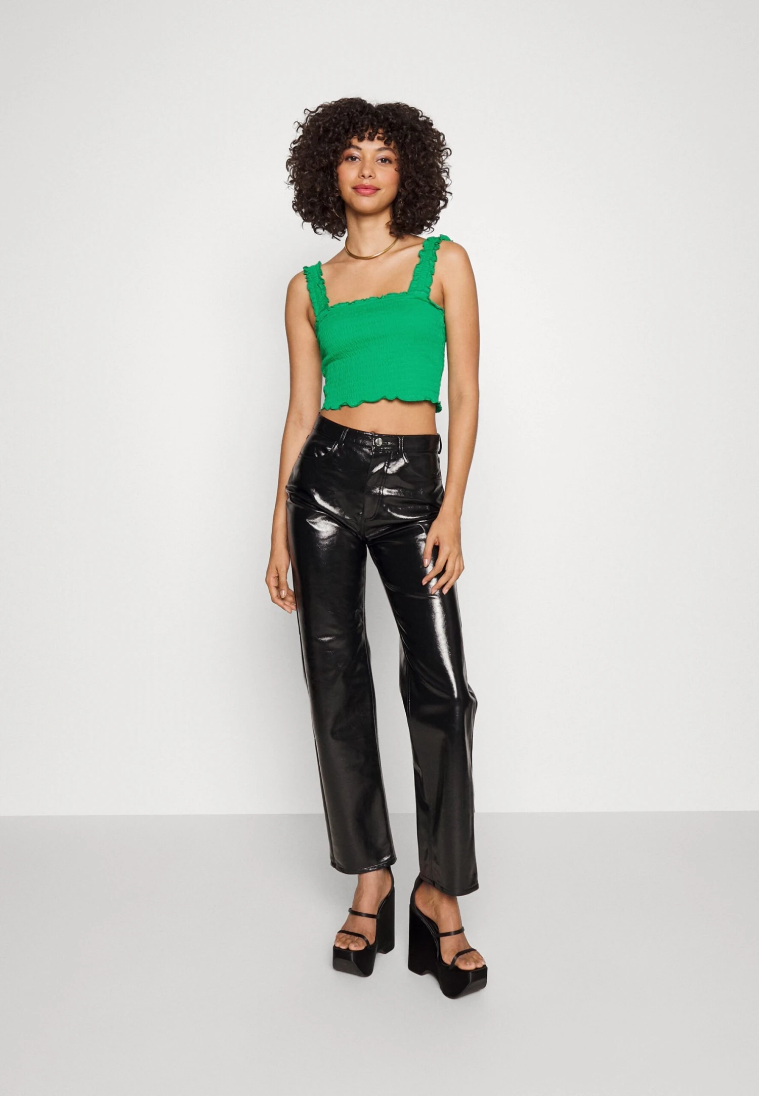 Vero Moda Vmmedosiabel Crop - Top - Bright Green 4 Vero Moda Vmmedosiabel Crop - Top - Bright Green - Afbeelding 2
