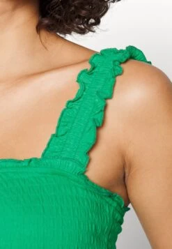 Vero Moda Vmmedosiabel Crop - Top - Bright Green 13 Vero Moda Vmmedosiabel Crop - Top - Bright Green -Vero Moda Winkel 580b31bc78cc451c840a434e72f8abae