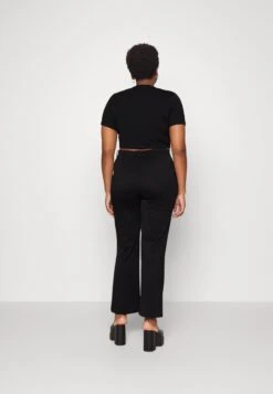 Vero Moda Curve Vmlucca Straight Pant- Broek - Black -Vero Moda Winkel 5a8a21f928c9483ab9786dea05f2f139