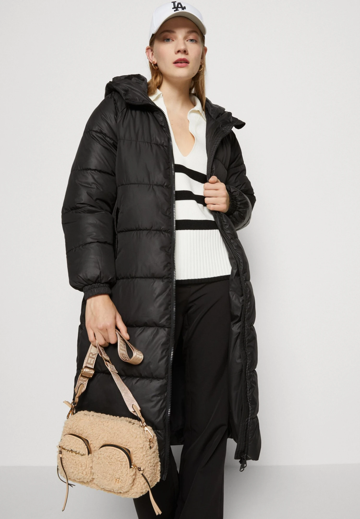 Vero Moda Vmwillow Long Coat - Winterjas - Black 6 Vero Moda Vmwillow Long Coat - Winterjas - Black - Afbeelding 4