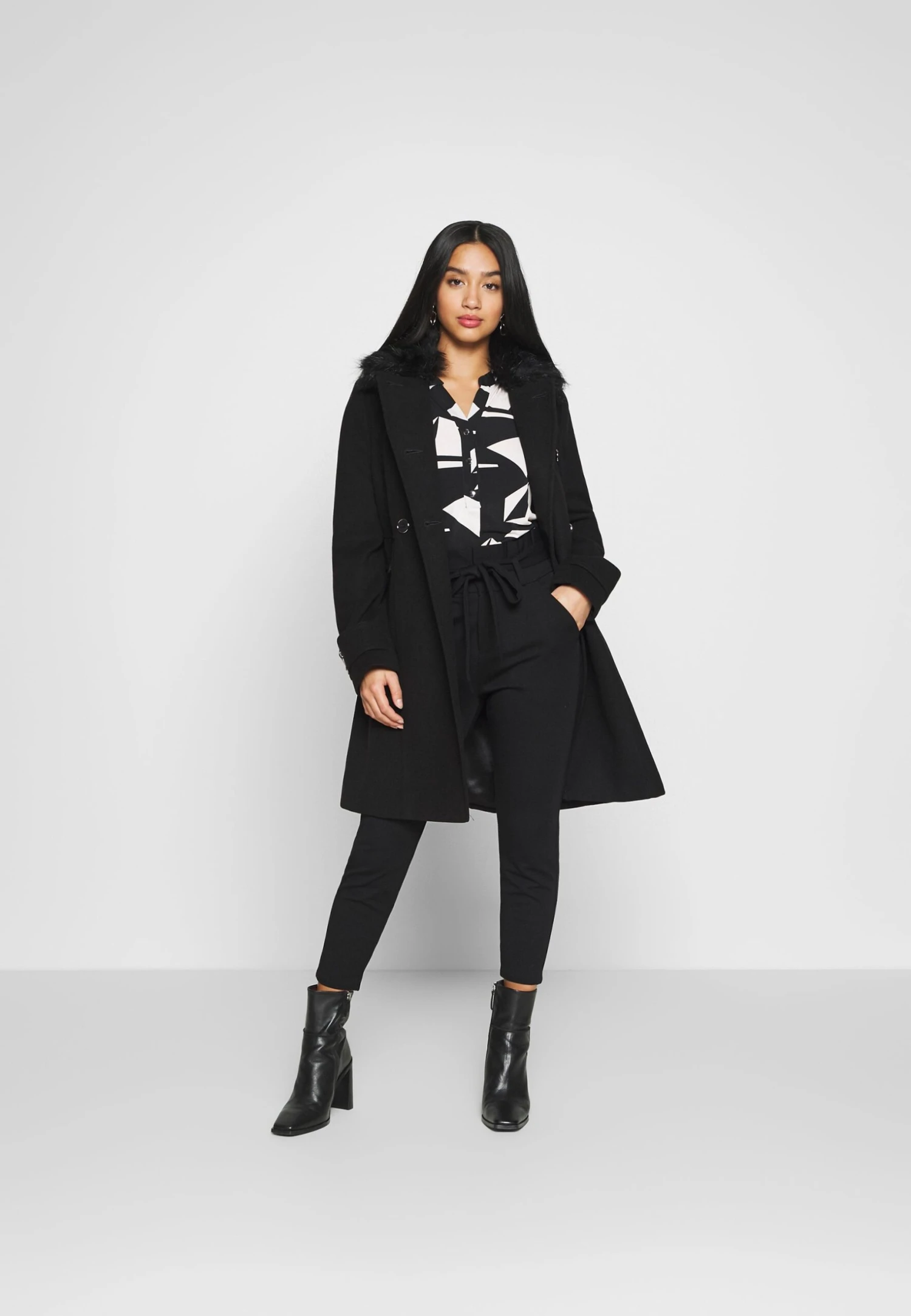 Vero Moda Petite Vmeva Paperbag - Broek - Black 4 Vero Moda Petite Vmeva Paperbag - Broek - Black - Afbeelding 2