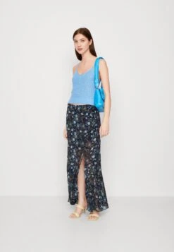 Vero Moda Vmblanca Strap Crop - Top - Little Boy Blue -Vero Moda Winkel 628870d06b3e4e6d9e63e39431b3592f