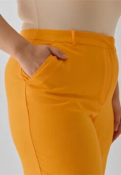 Vero Moda Curve Vmjoann Hw Pant D1 - Broek - Carrot Curl -Vero Moda Winkel 6a6bcb60753e491990bf54acb8361894