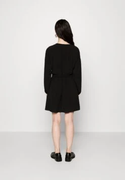 Vero Moda Petite Vmnaja Short Dress - Jurk - Black -Vero Moda Winkel 6f7d607447e84b26ba07ef5cbe13cea6