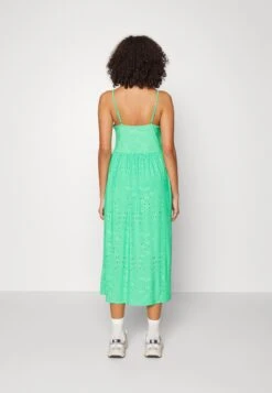 Vero Moda Tall Vmcamil Singlet Calf Dress - Jerseyjurk - Bright Green 9 Vero Moda Tall Vmcamil Singlet Calf Dress - Jerseyjurk - Bright Green -Vero Moda Winkel 70b9b28125b045fb8f4d779e487775ce