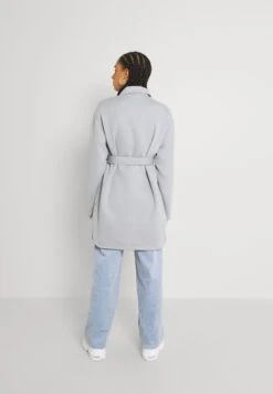 Vero Moda Verodonavita - Mantel - Cool Grey Solid -Vero Moda Winkel 717adf9fcd78450eb3cf6c5803ae93b1