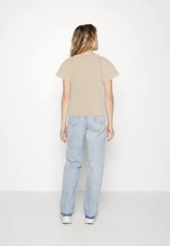 Vero Moda Vmginny V Neck - T-Shirt Basic - Eggnog 10 Vero Moda Vmginny V Neck - T-Shirt Basic - Eggnog -Vero Moda Winkel 71a2eadd746c4a26a5b38938e4796a4e