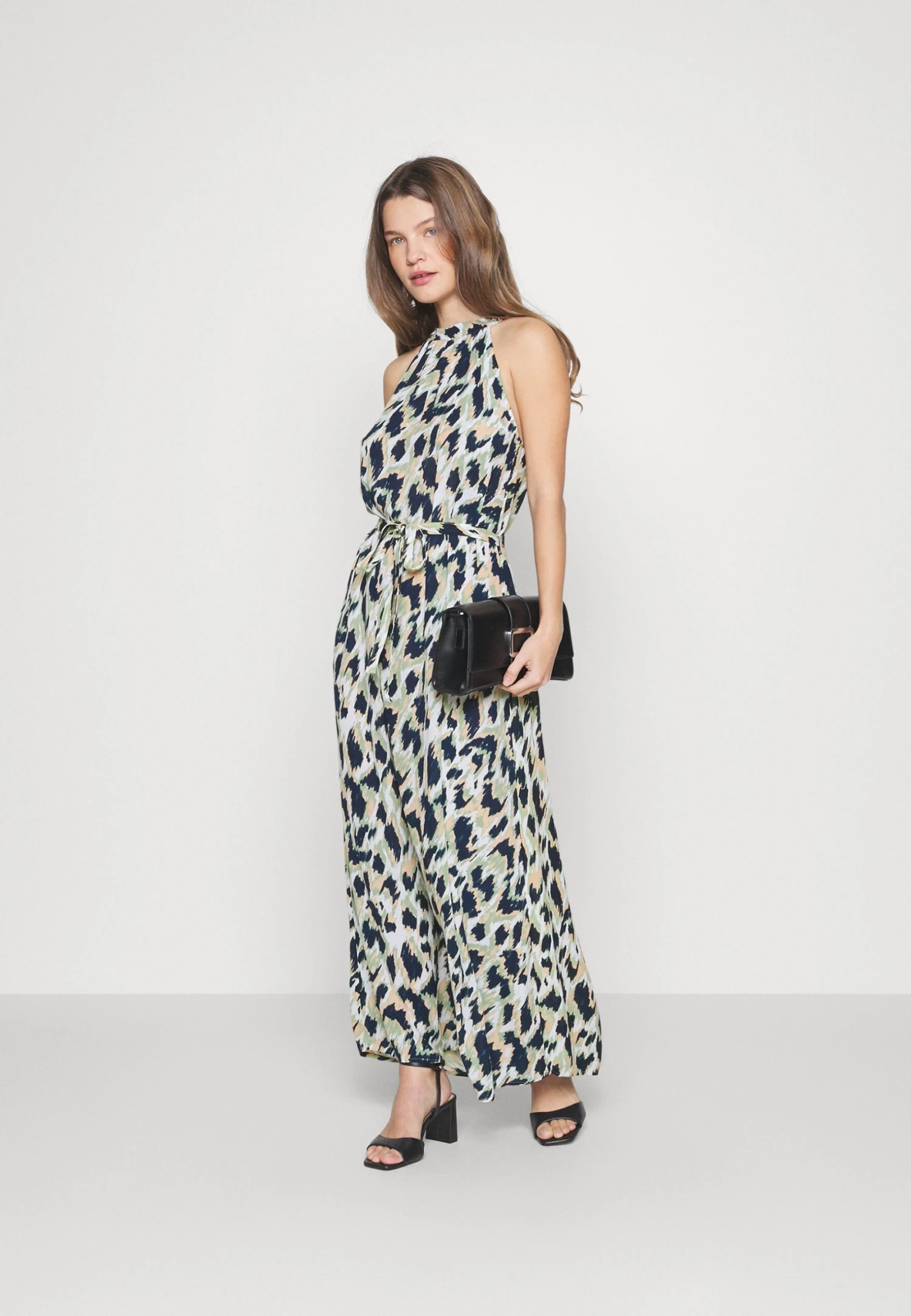 Vero Moda Petite Vmjenny Halter Dress - Maxi-Jurk - Navy Blazer/Mette 4 Vero Moda Petite Vmjenny Halter Dress - Maxi-Jurk - Navy Blazer/Mette - Afbeelding 2