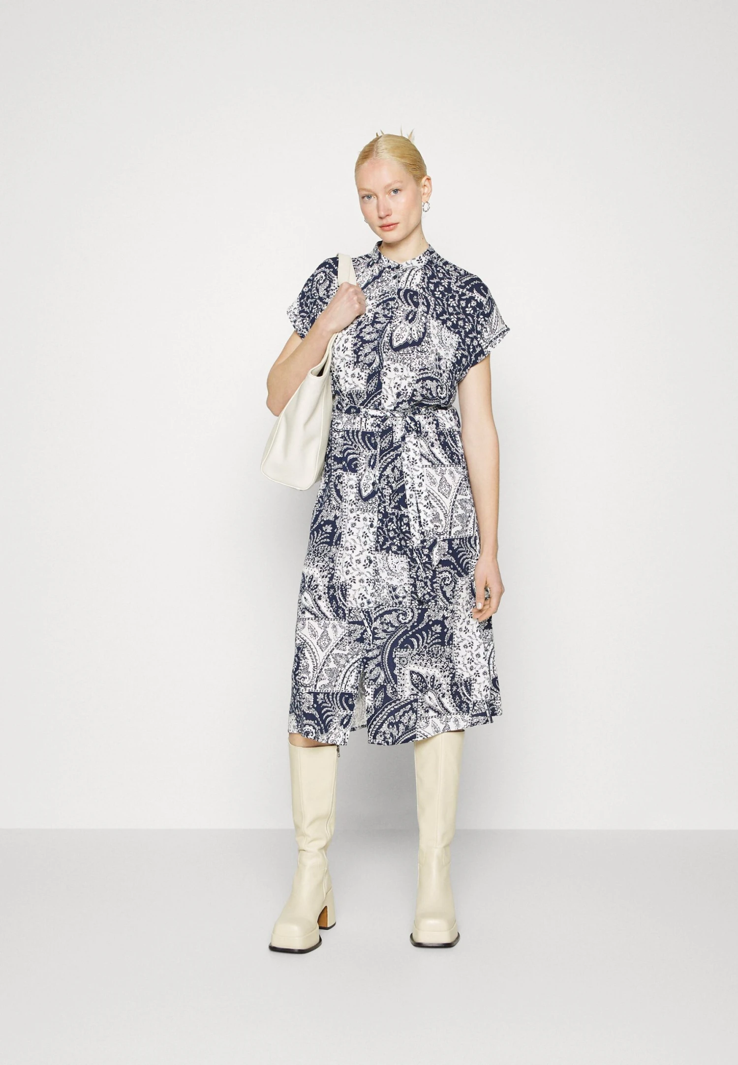 Vero Moda Tall Vmebba Calf Shirt Dress - Jurk - Navy Blazer/Ebba 4 Vero Moda Tall Vmebba Calf Shirt Dress - Jurk - Navy Blazer/Ebba - Afbeelding 2