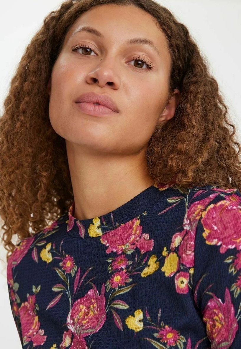 Vero Moda High Neck - T-Shirt Print - Navy Blazer 6 Vero Moda High Neck - T-Shirt Print - Navy Blazer - Afbeelding 4