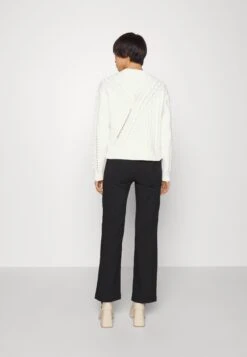 Vero Moda Petite Vmsus Straight Solid Pant- Broek - Black -Vero Moda Winkel 806571e907de43278cbce0bade6c9cc1