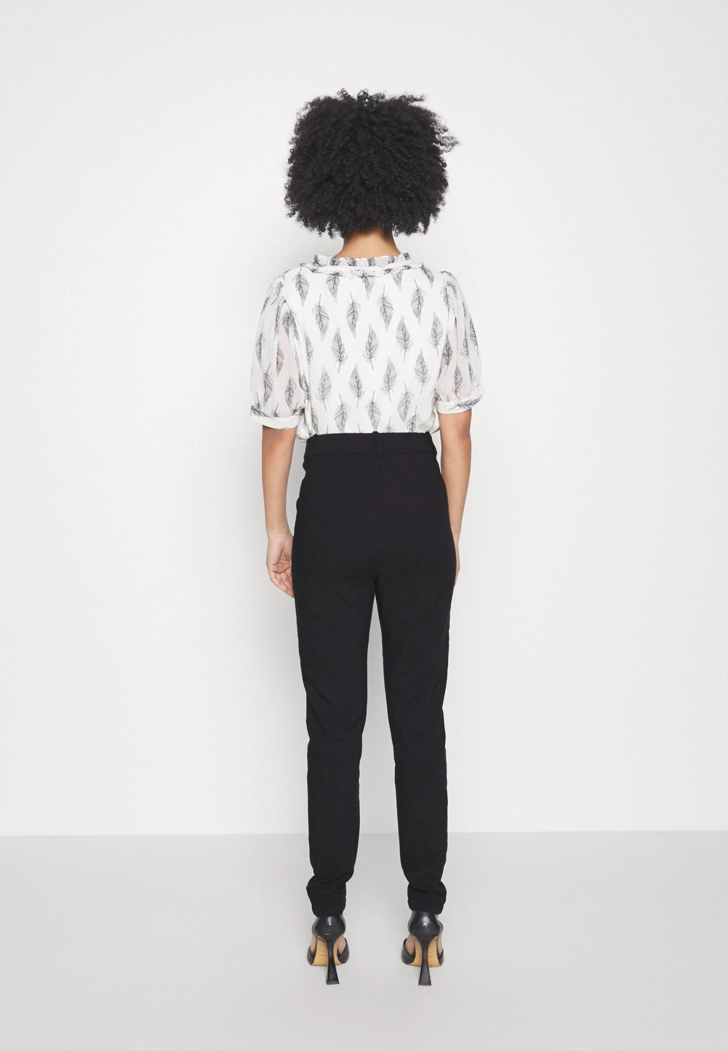 Vero Moda Petite Vmaugustasuka- Broek - Black 5 Vero Moda Petite Vmaugustasuka- Broek - Black - Afbeelding 3