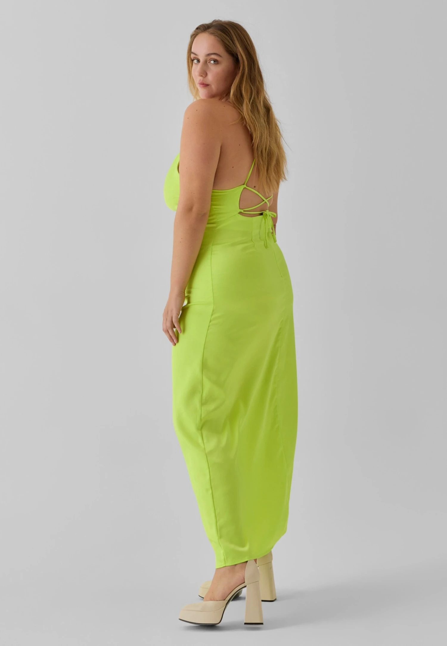 Vero Moda Curve Vmjoann Maxi Dress - Maxi-Jurk - Love Bird 4 Vero Moda Curve Vmjoann Maxi Dress - Maxi-Jurk - Love Bird - Afbeelding 2