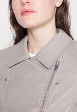 Vero Moda Tall Vmbella Annabel Coated Jacket - Imitatieleren Jas - Laurel -Vero Moda Winkel 855b7c9cd33848babb29cb3925d64d57